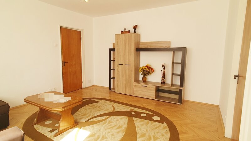 Titan, zona Policlinica, Burdujeni, apartament 2 camere parc & metrou.
