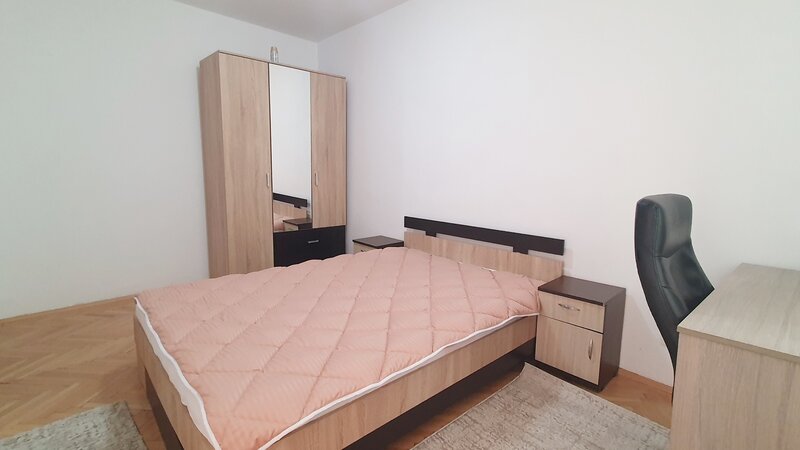 Titan, zona Policlinica, Burdujeni, apartament 2 camere parc & metrou.