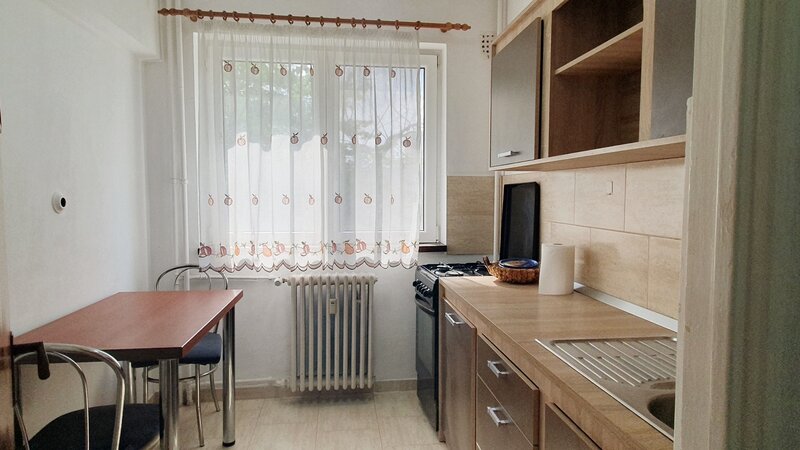 Titan, zona Policlinica, Burdujeni, apartament 2 camere parc & metrou.